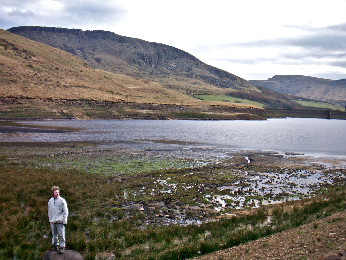 Hiking round dovestones (2)